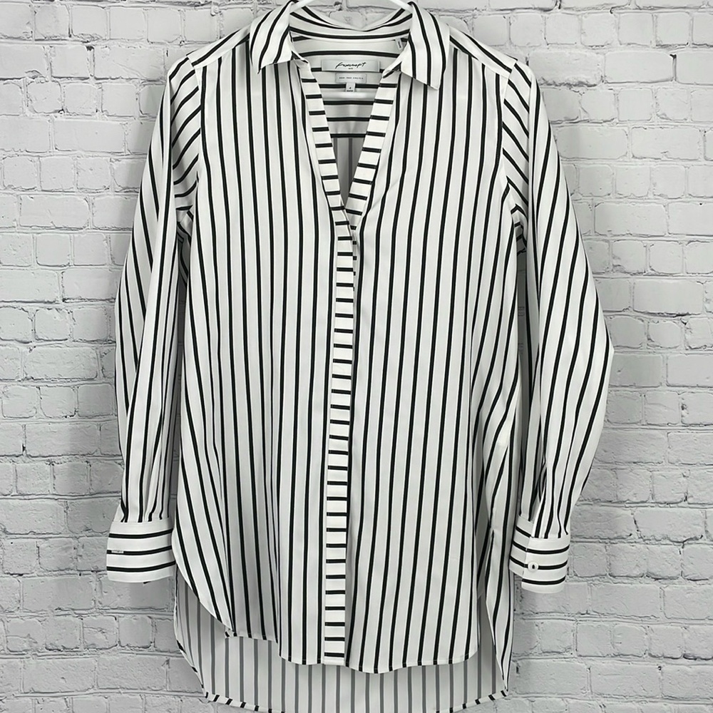 Stretchy Non Iron Stretch Foxcroft Striped Comfortable Size 4 Button Down Top